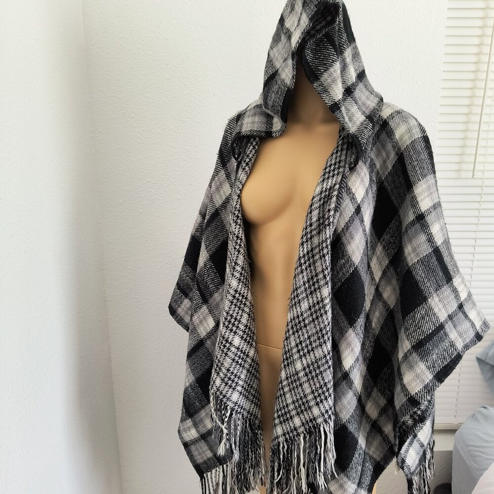 Patterned Hooded Poncho/Cape